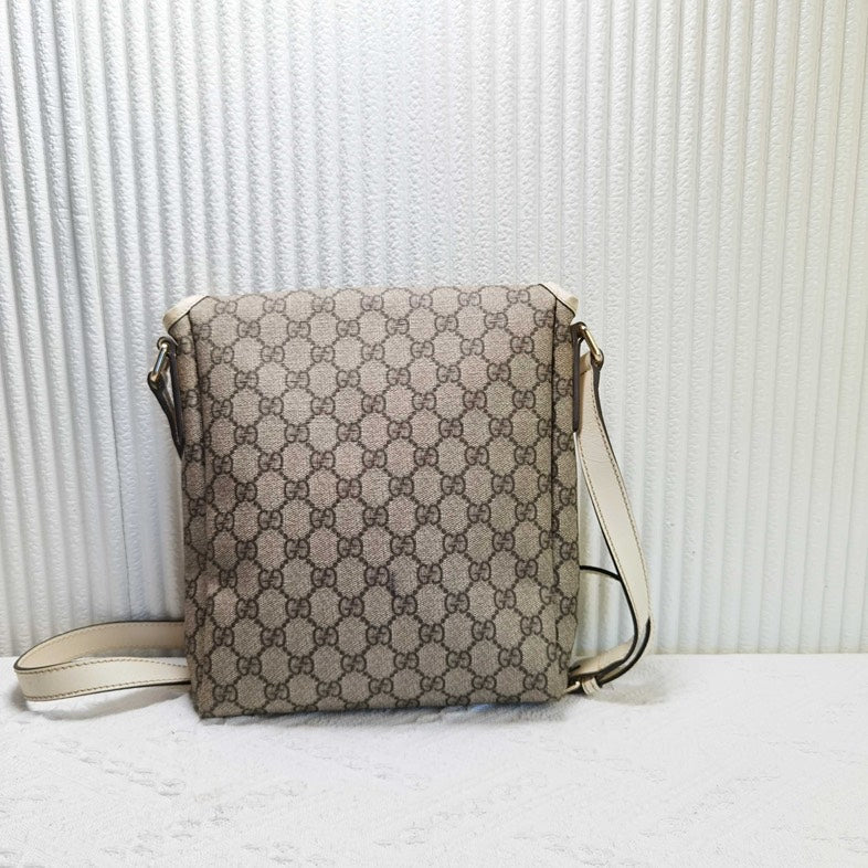 Gucci GG Supreme Beige Canvas Messenger Bag 12316421