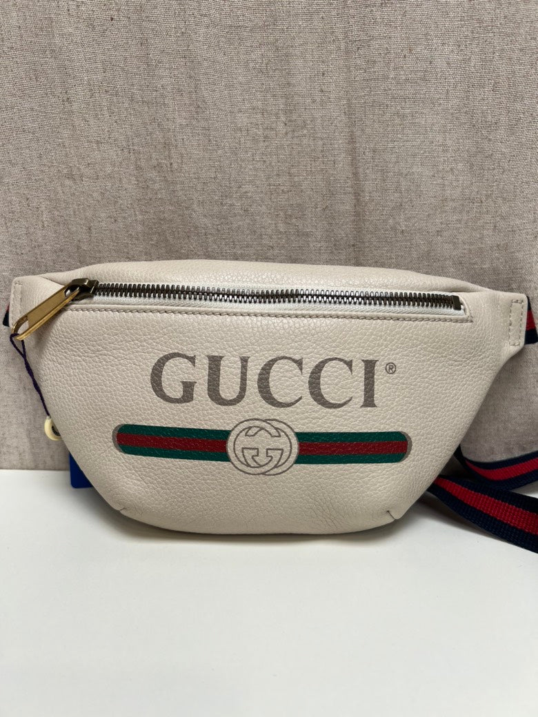 Gucci GG Vintage Logo White Leather Belt Bag