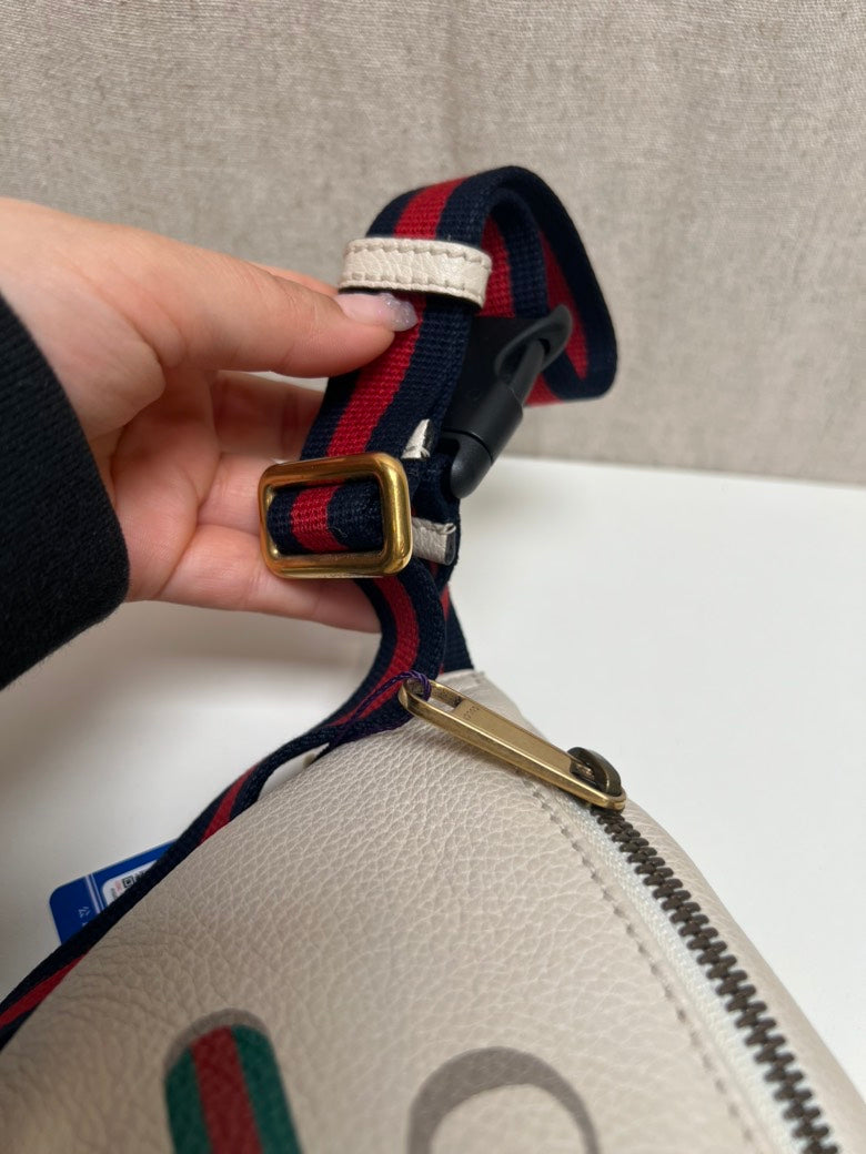 Gucci GG Vintage Logo White Leather Belt Bag