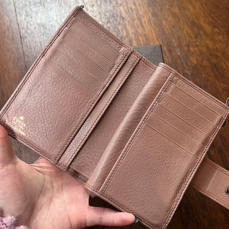 Gucci Preloved Leather Wallet AF676 Beige Wallet