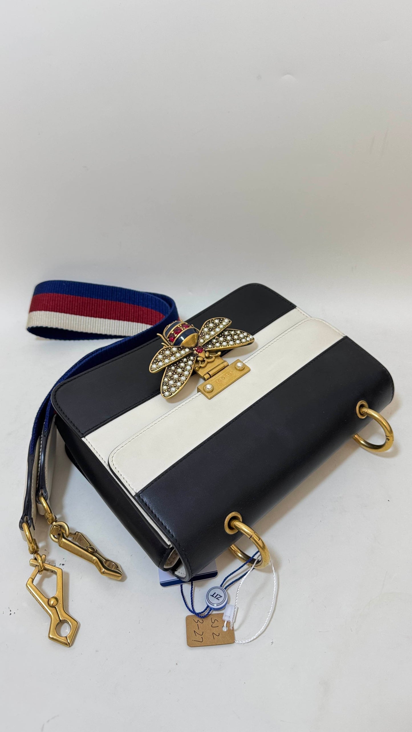 Gucci Crossbody Bag Queen Bee Black Leather