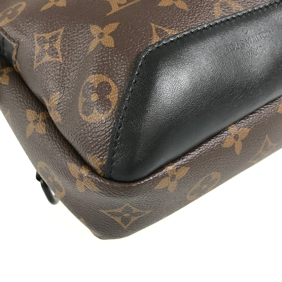LOUIS VUITTON body bag