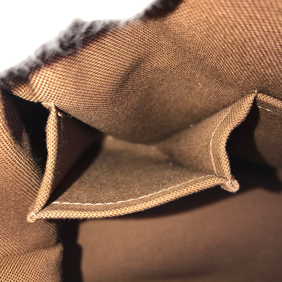 LOUIS VUITTON Handbag