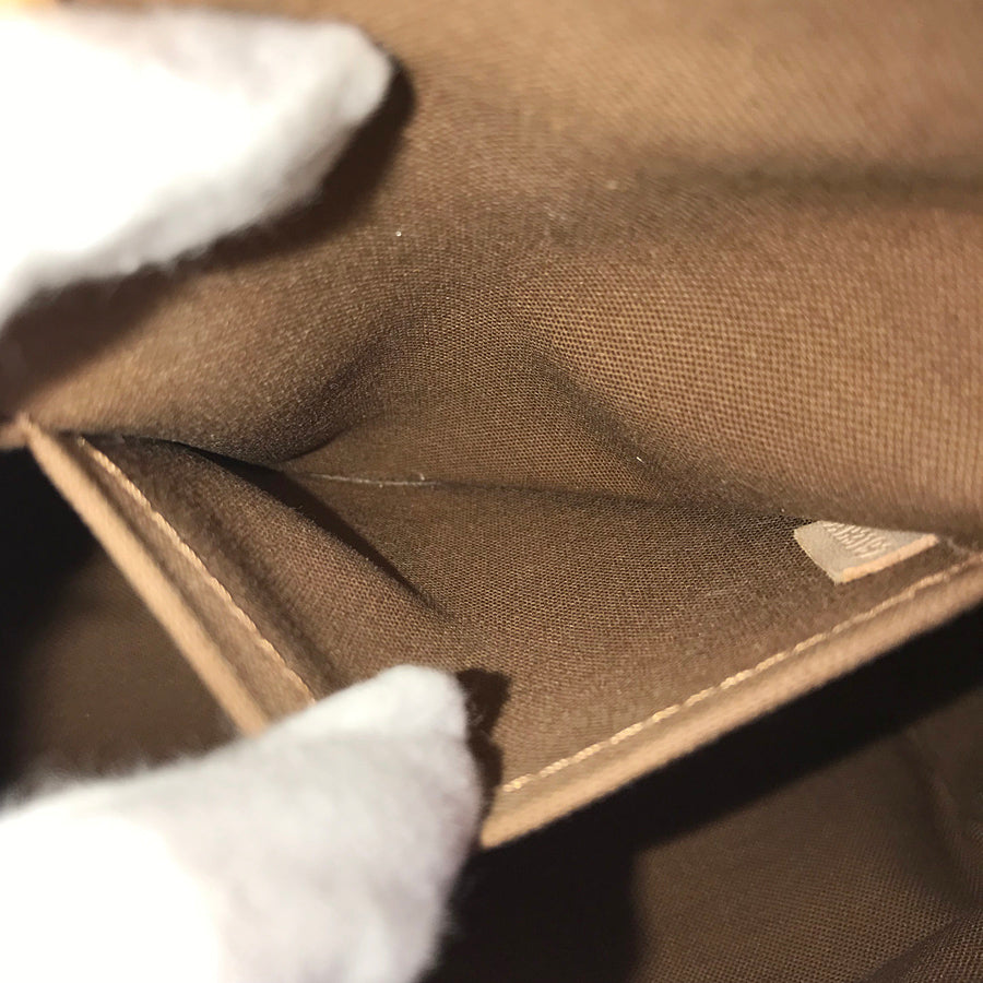 LOUIS VUITTON Handbag
