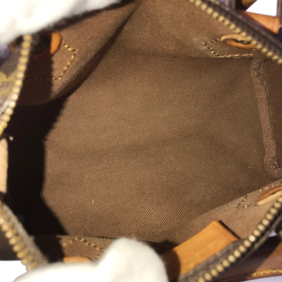 LOUIS VUITTON Handbag