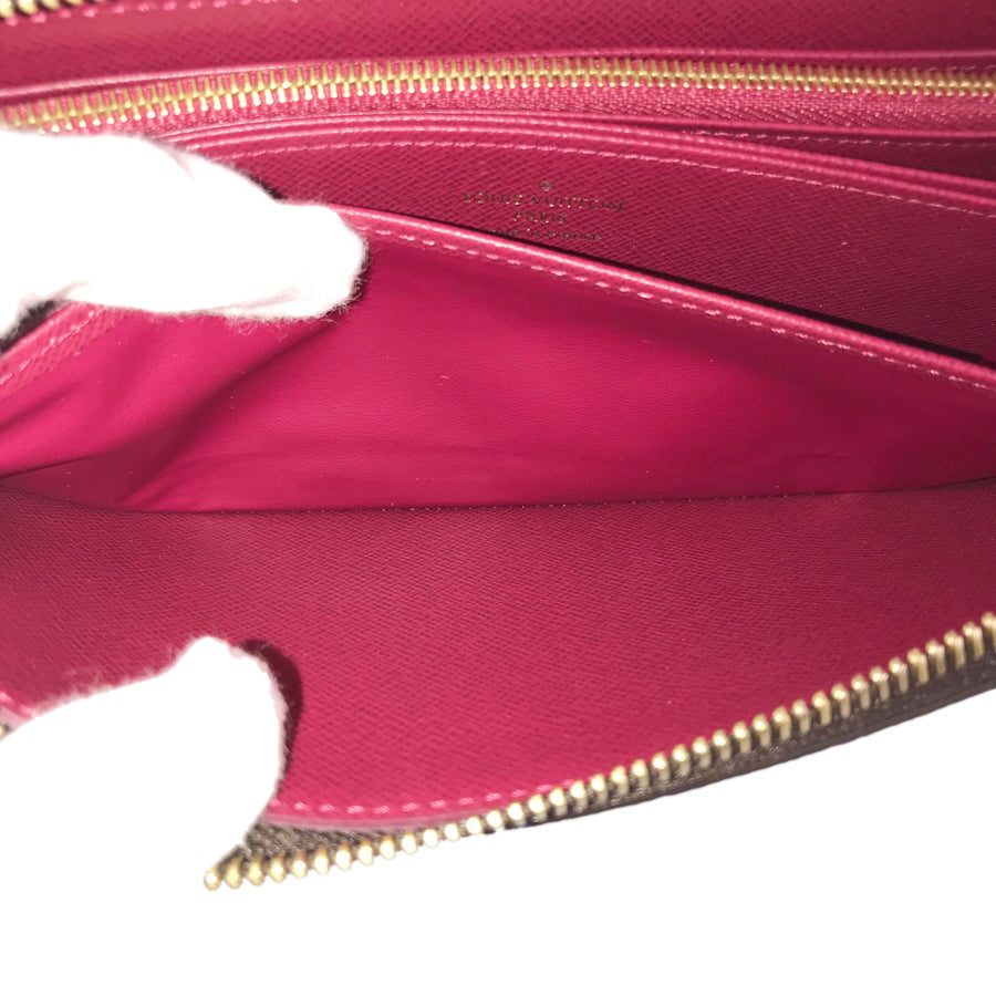 LOUIS VUITTON Fuchsia purse Zip Around