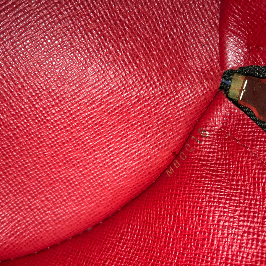LOUIS VUITTON Handbag