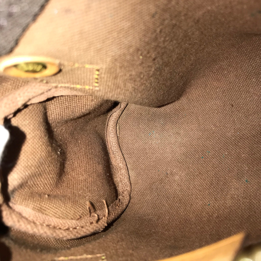 LOUIS VUITTON Handbag