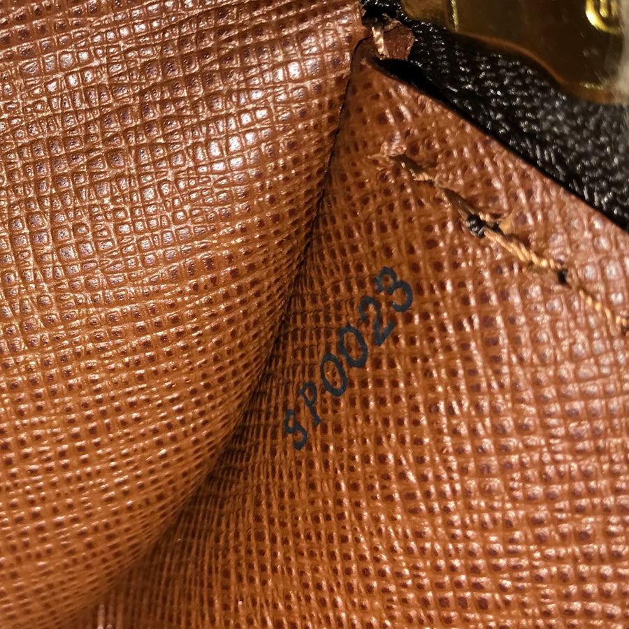 LOUIS VUITTON Handbag
