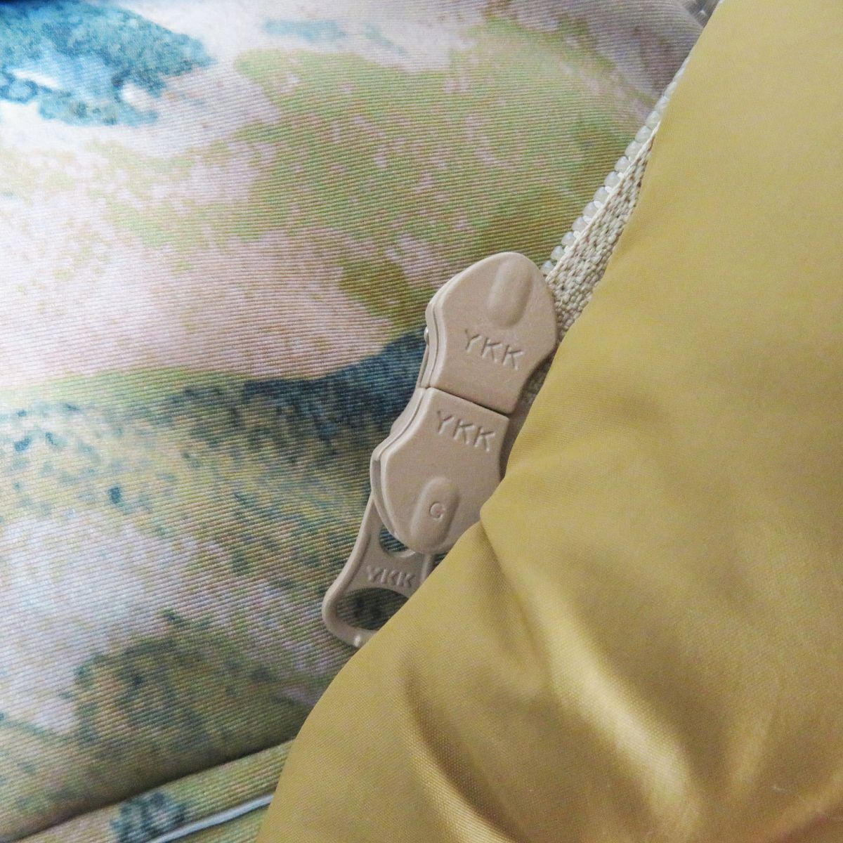 GUCCI Down jacket 100% nylon<br> Filling: Down 80%, Feather 20%<br> Applique: 100% polyester<br> multicolor mens Used