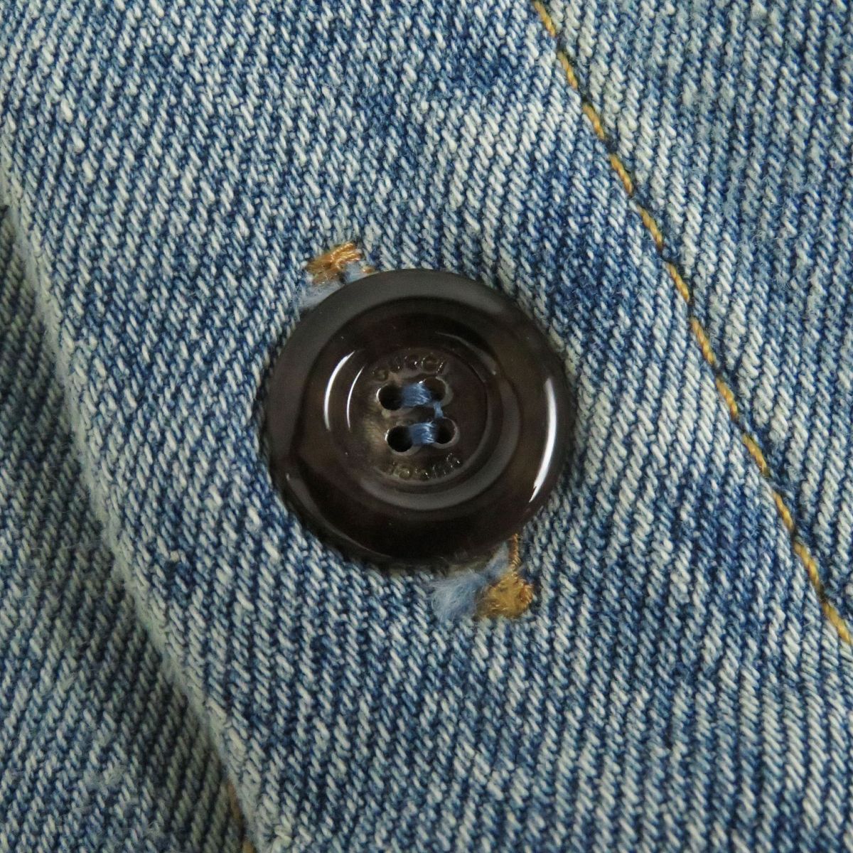 GUCCI Denim Jacket Main: 100% cotton, Part: 80% acrylic, Part: 20% polyester, Sleeve lining: 68% rayon, Sleeve lining: 32% silk Indigo blue mens 44 Used