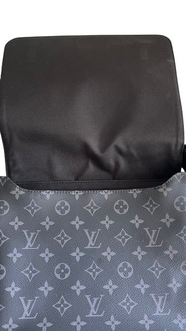 Louis Vuitton District PM Messenger, Monogram Eclipse Noir
