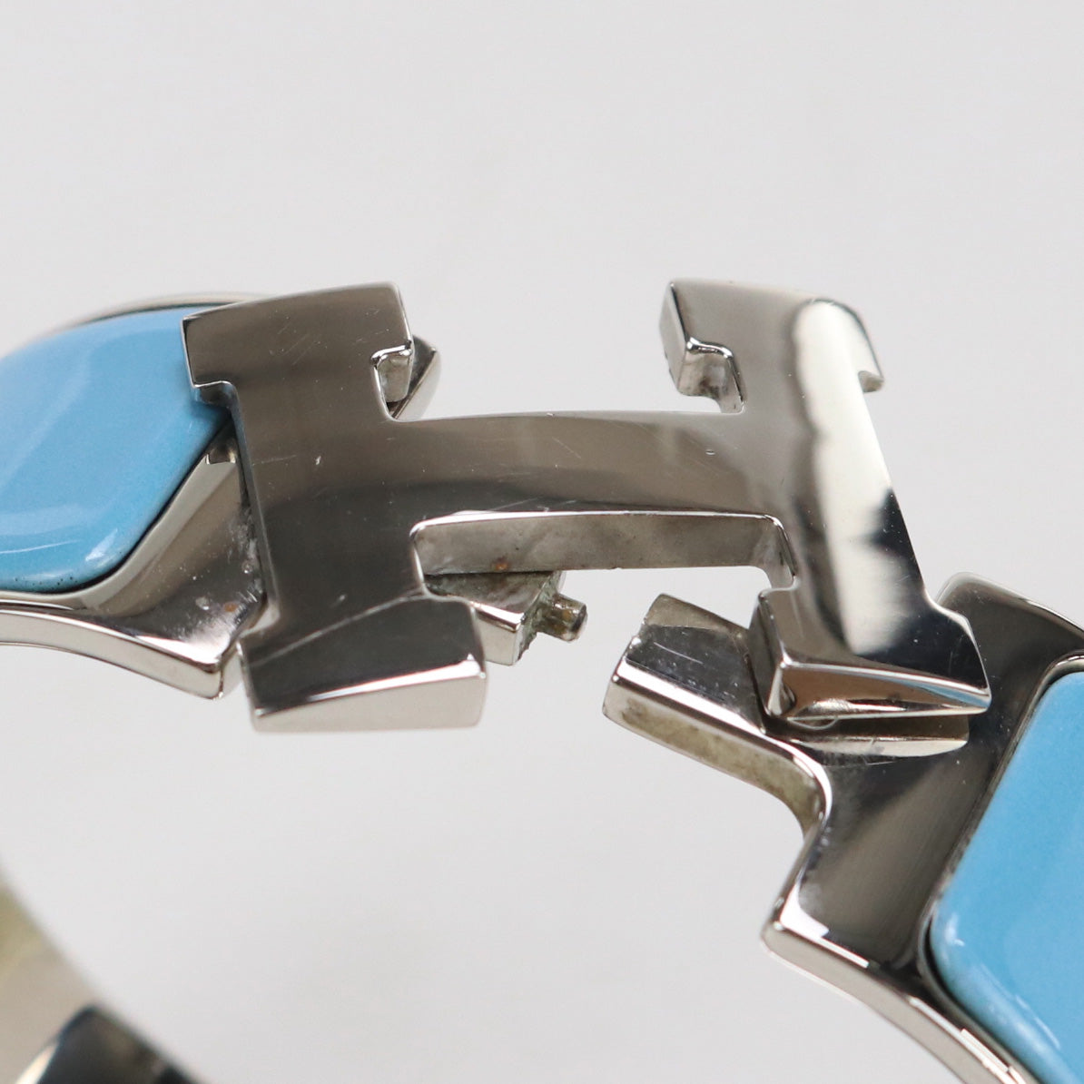 HERMES Bangle Click crack H Bracelet metal,enamel Silver/Light Blue Women