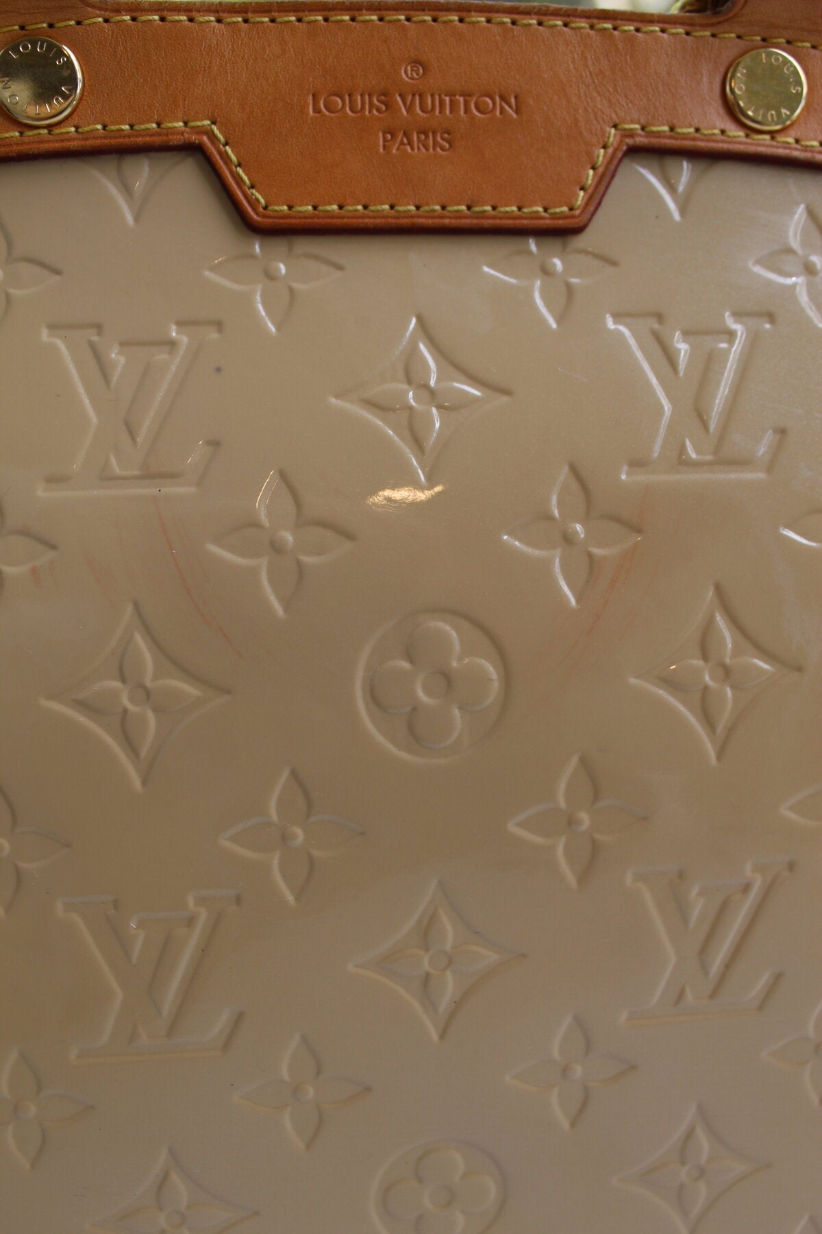 Louis Vuitton Brea MM, Vernis Monogram Leather  Beige