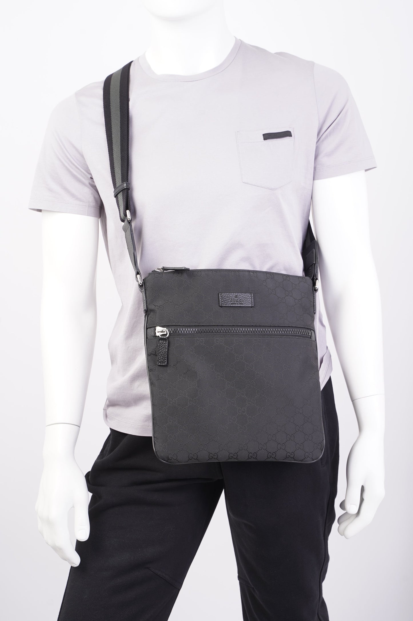 Gucci GG Supreme Messenger Bag Black Canvas